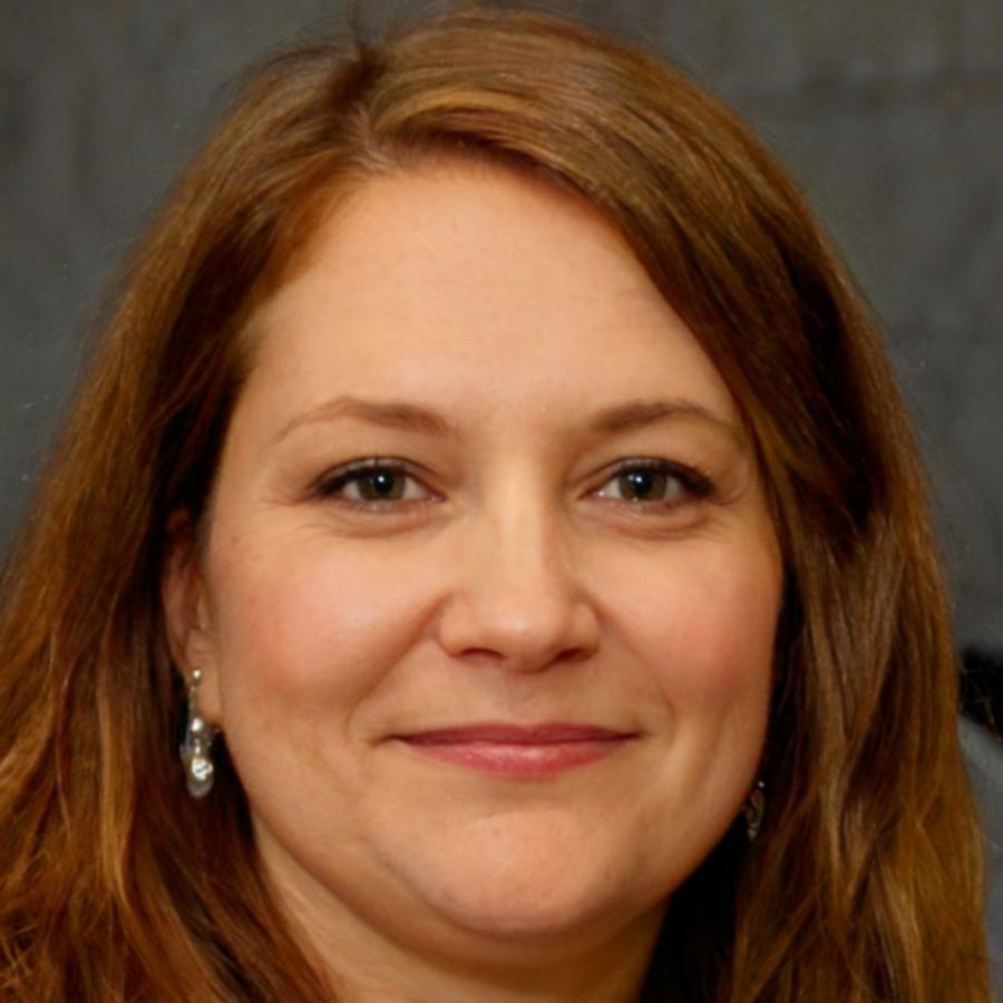 Rhianna Kessler, Senior Financial Analyst